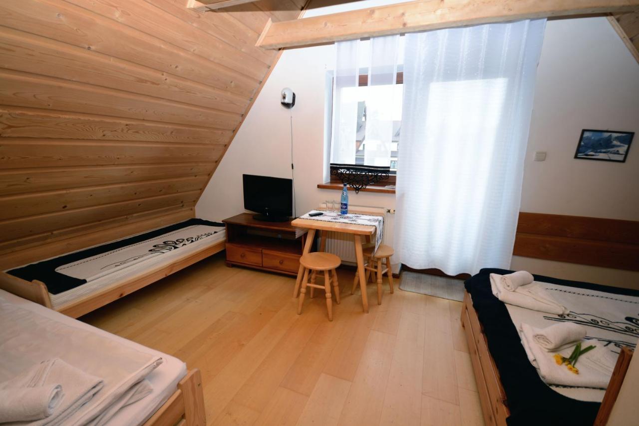 Dom Z Witrazami Apartment บุโควินา ทัตซานสกา ภายนอก รูปภาพ